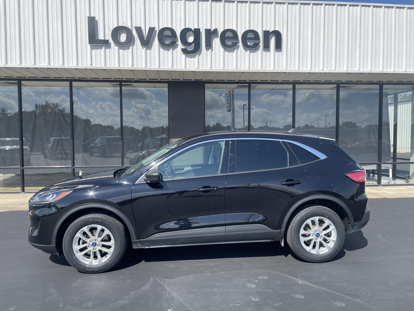 2022 Ford Escape SE in Agate Black Metallic — front three-quarter view
