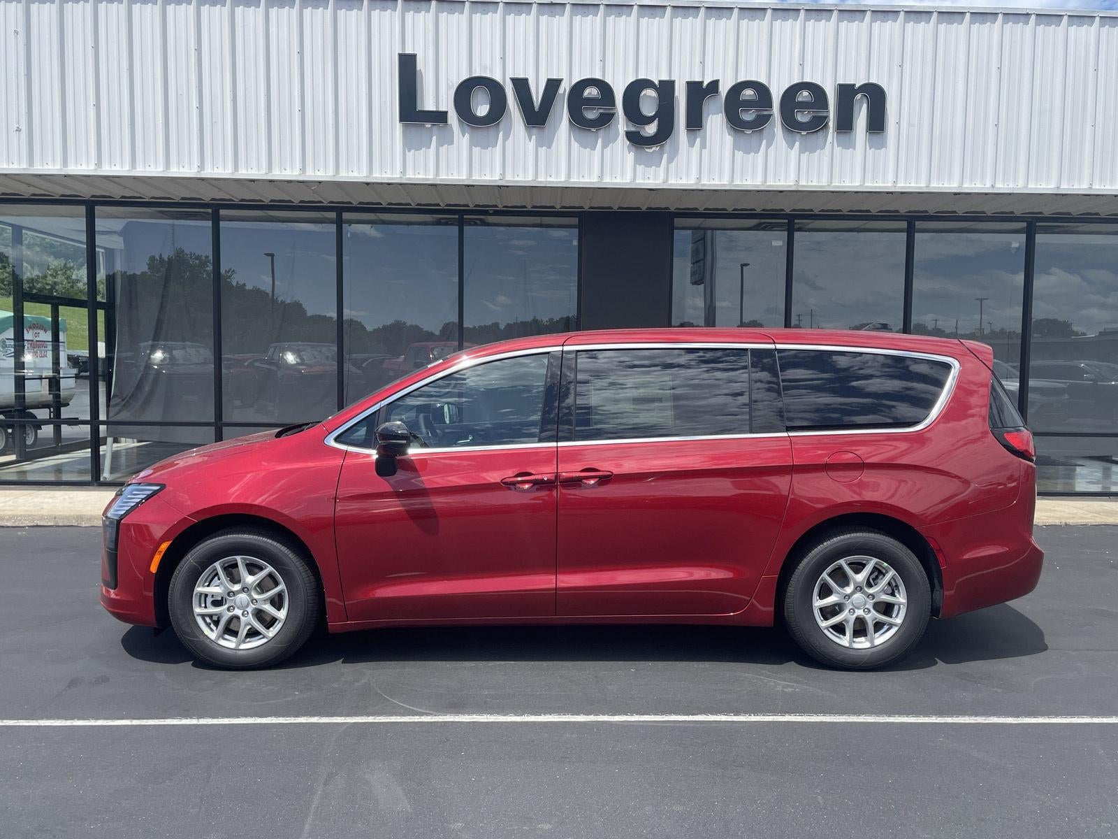 2027 Chrysler Pacifica PACIFICA SELECT in Red Hot Pearl-Coat Exterior Paint — front three-quarter view
